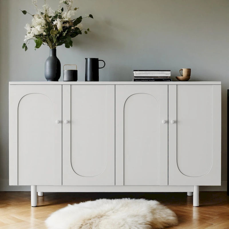Armario de almacenamiento moderno de 4 puertas con diseño intaglio y estante ajustable, armario elegante y decorativo con patas de pino, aparador auxiliar